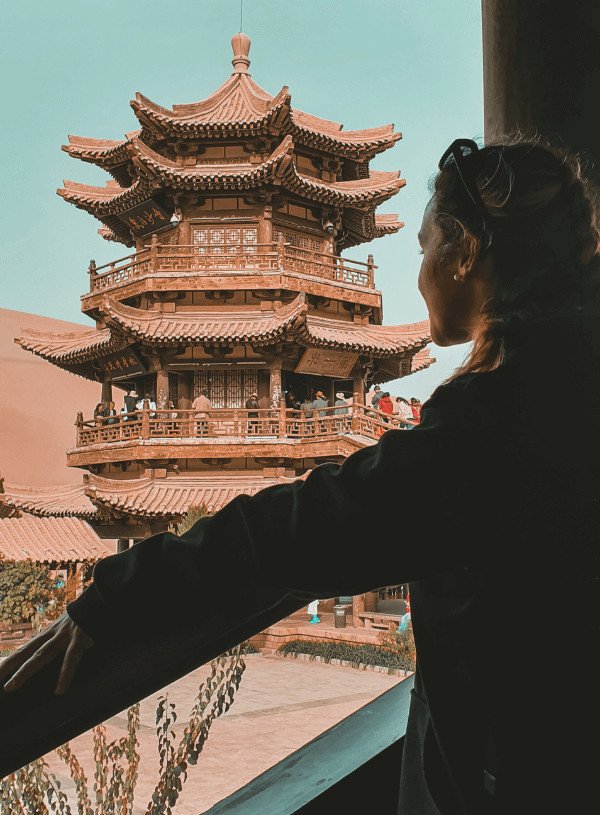 Your Ultimate Guide to Solo Travel in China: 10 Useful Tips from a “Local” 