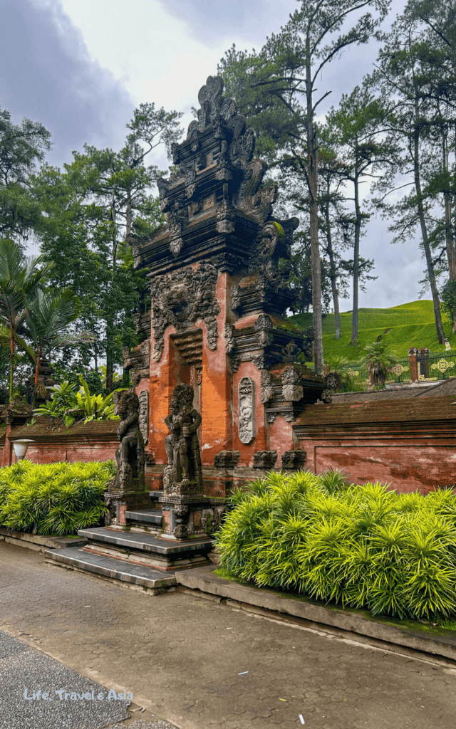 Red Sand-stone gate in the outer courtyard