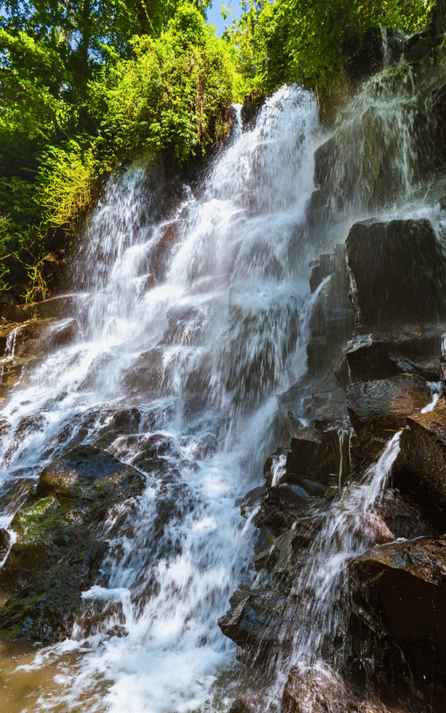 Kanto Lampo Waterfall