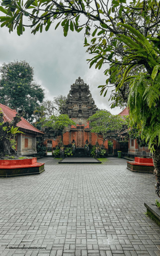 Ubud royal palace entrance