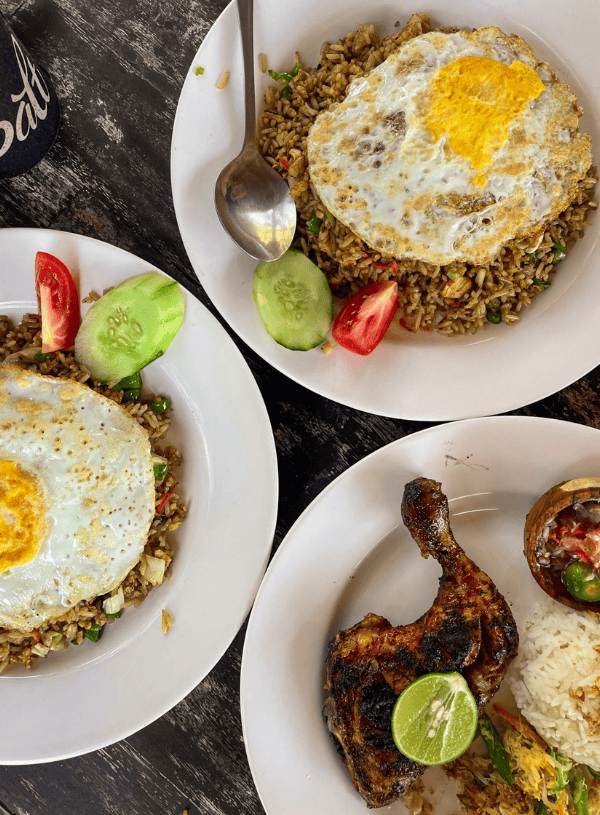 Where to Eat in Nusa Lembongan: 8 Best Warungs & Beach View Restaurants