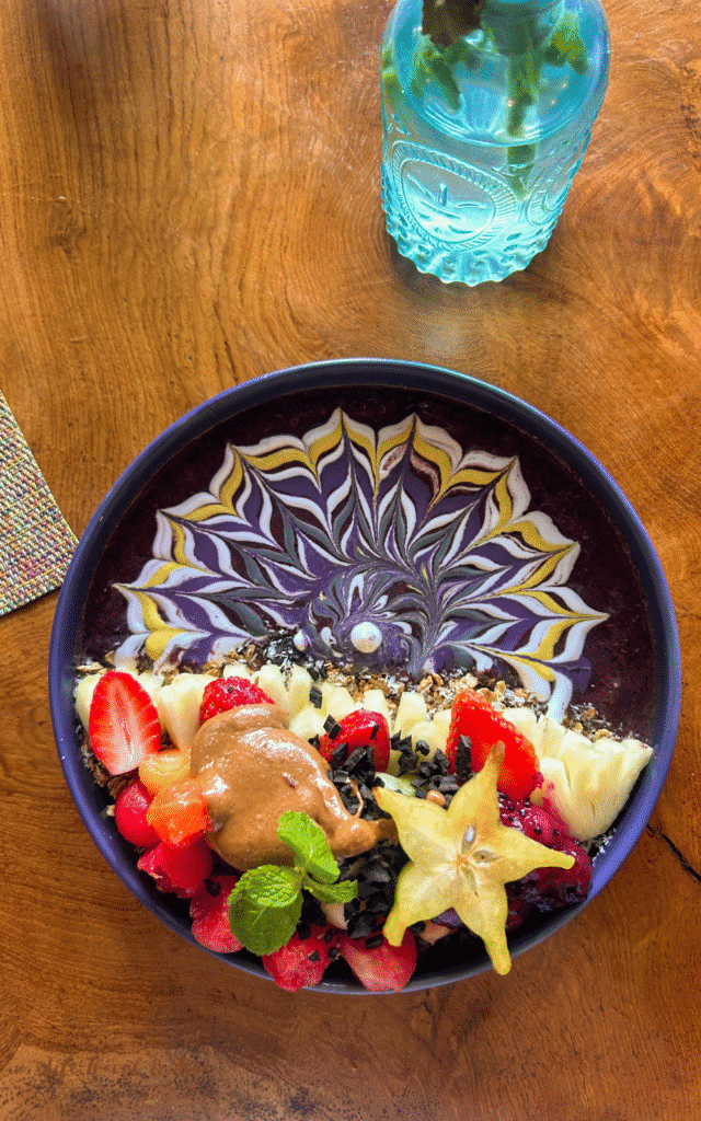 Smoothie bowl Blend Cafe in Ubud