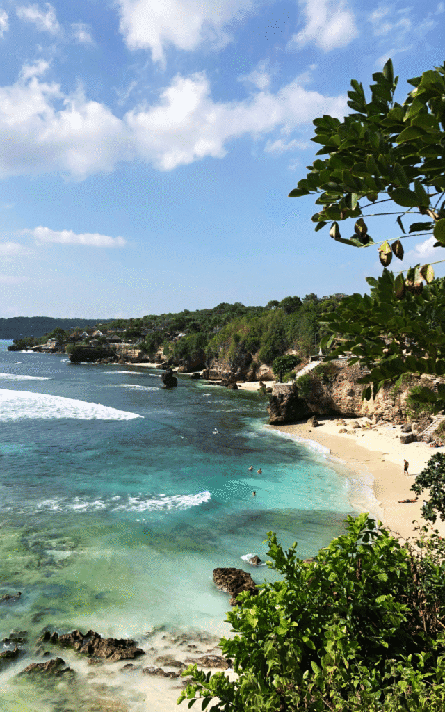 Secret beach is one of the most hidden beaches on Nusa Ceningan, anf it's very easy to reach from Nusa Lembongan